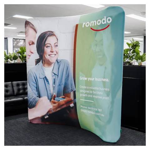 Curved Stretch Media Wall Medium